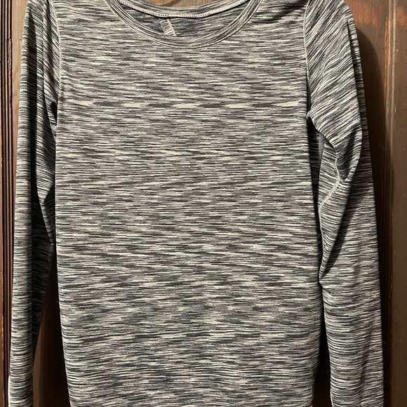 ZYIA womens active long sleeve tie back size M - Picture 6 of 6